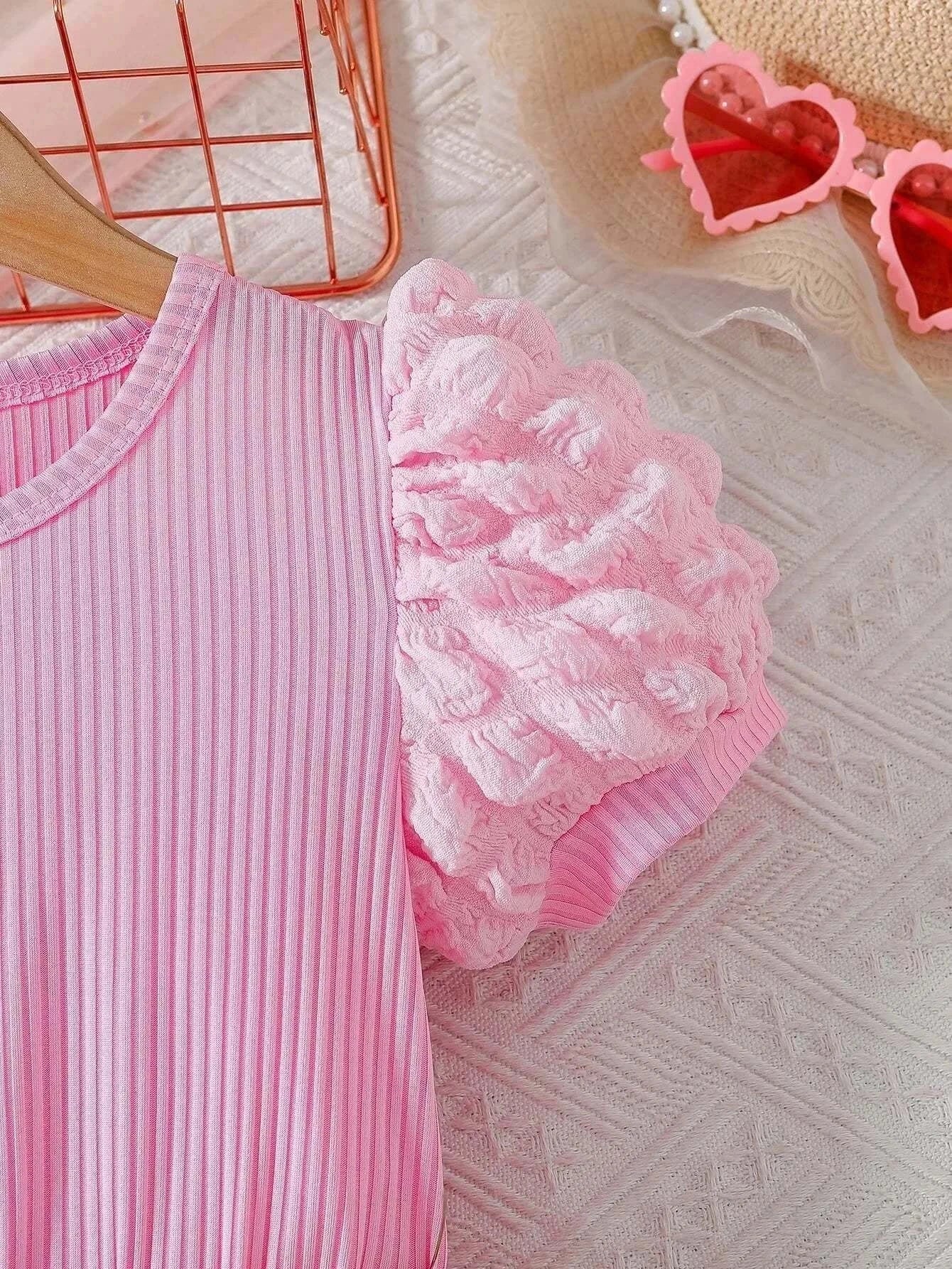 Pink cross border girls dress with ribbed vertical stripes and textured bubble sleeves