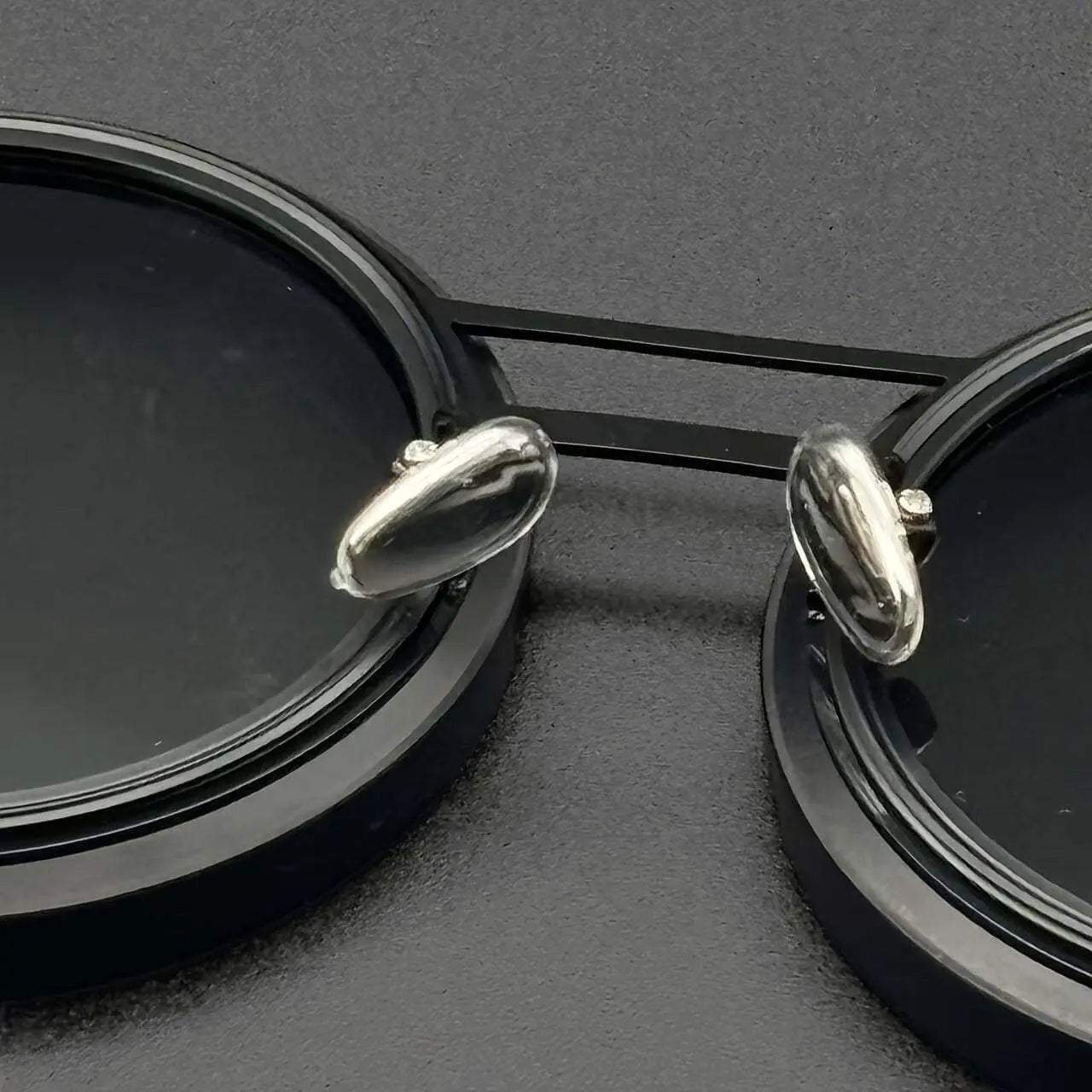 TAC lenses glasses with polarized lenses and aluminum frame.